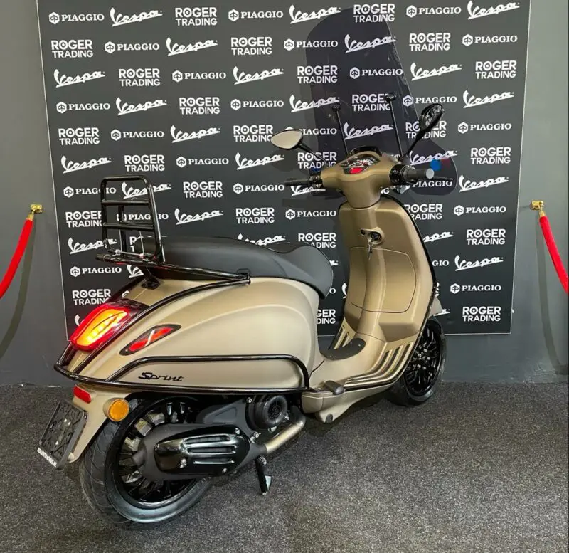 Vespa Sprint - 4T 3V Euro5 - Geel Kenteken - 18K Gold - Full Options - Afbeelding 4