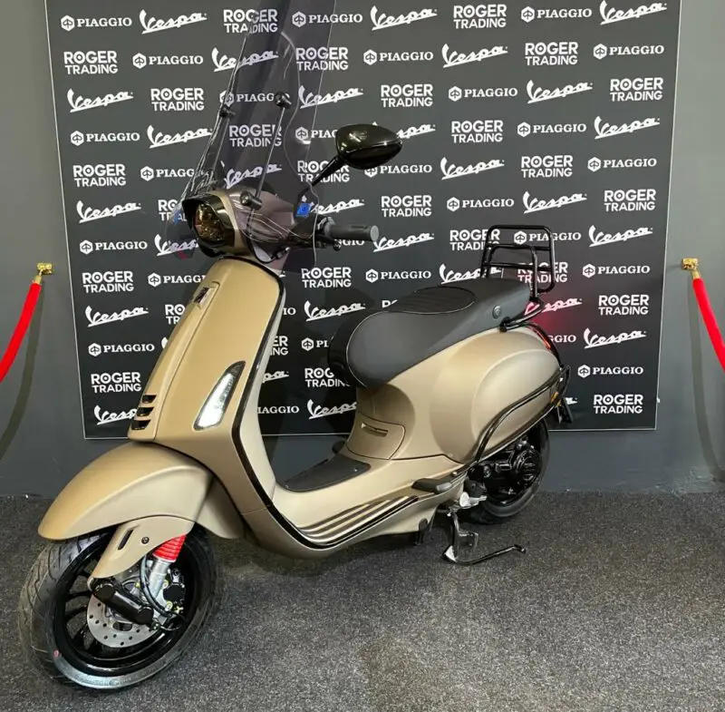Vespa Sprint - 4T 3V Euro5 - Geel Kenteken - 18K Gold - Full Options - Afbeelding 9